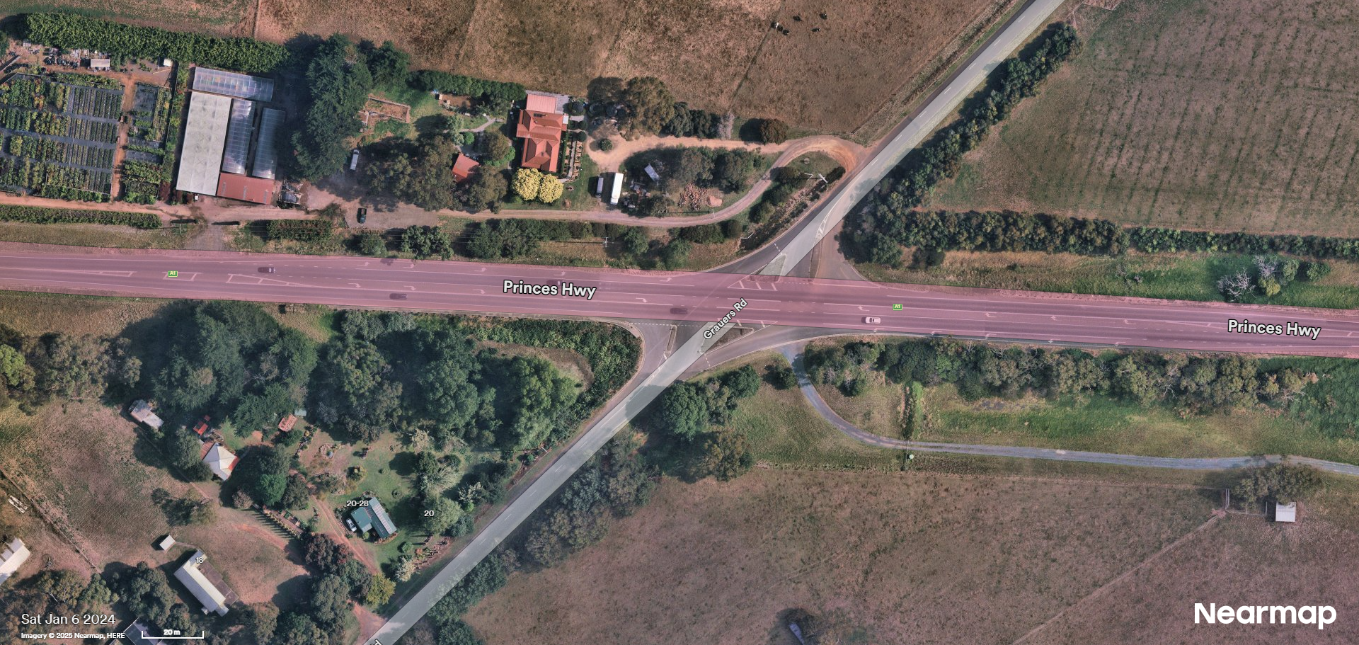Grauers Road and Princes Highway intersection.