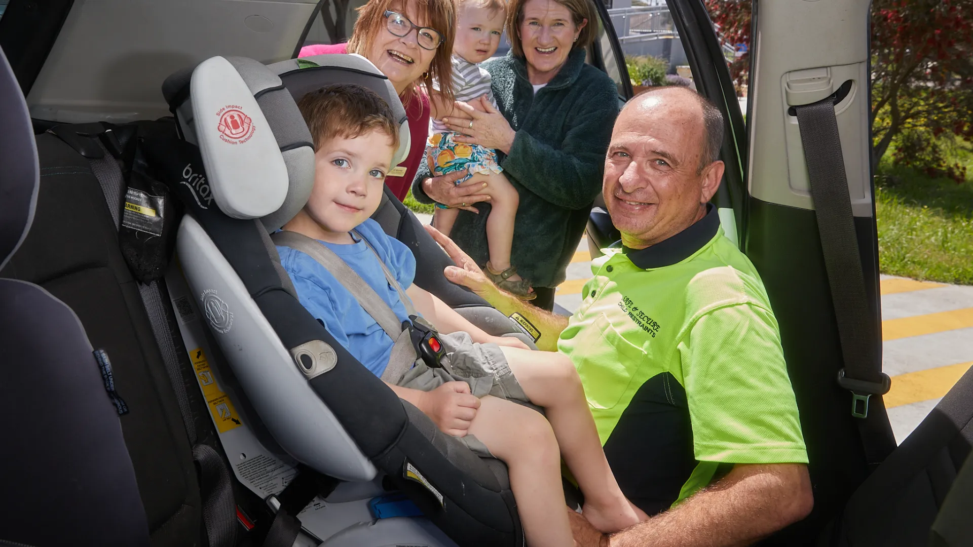 Llewyn Pomorin (age 3), Jill Bourke, Henrik Pomorin (age 1), Joanne McKinnon and Frank Ganino