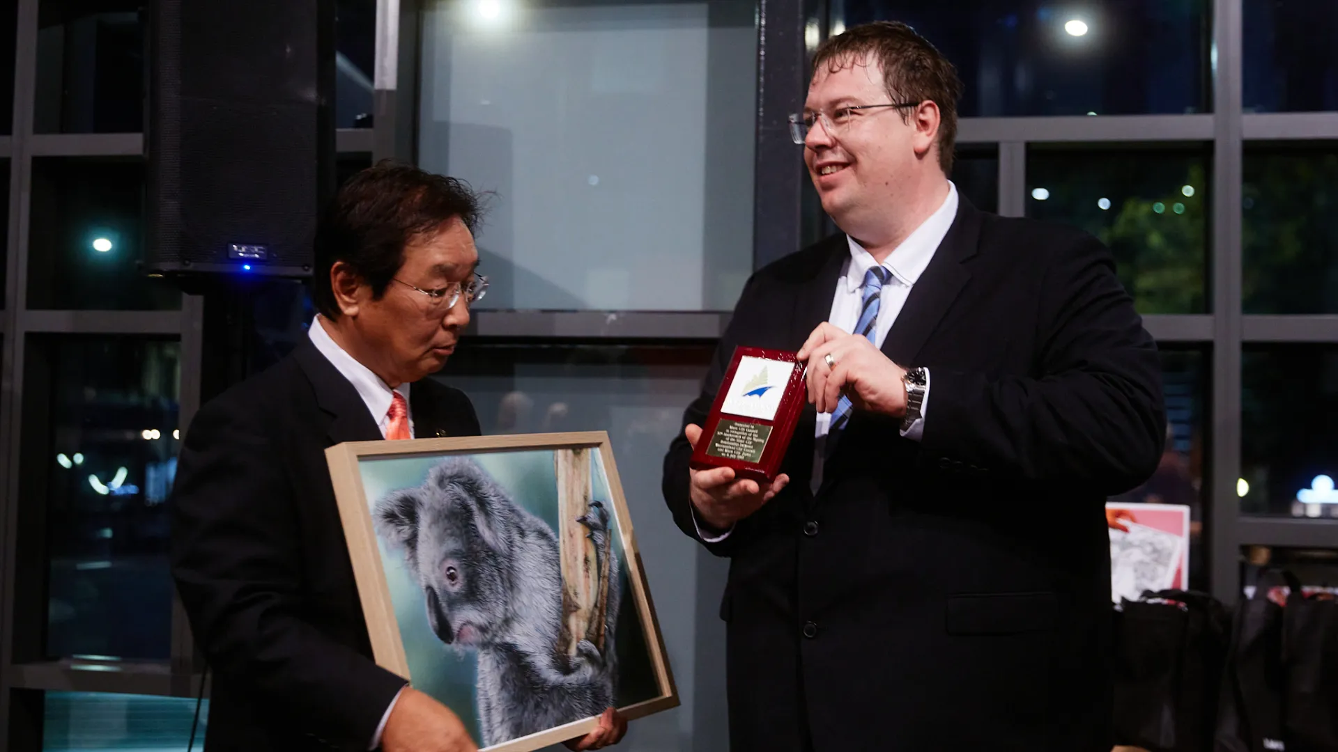 Miura Mayor Hideo Yoshida and Warrnambool Mayor Ben Blain