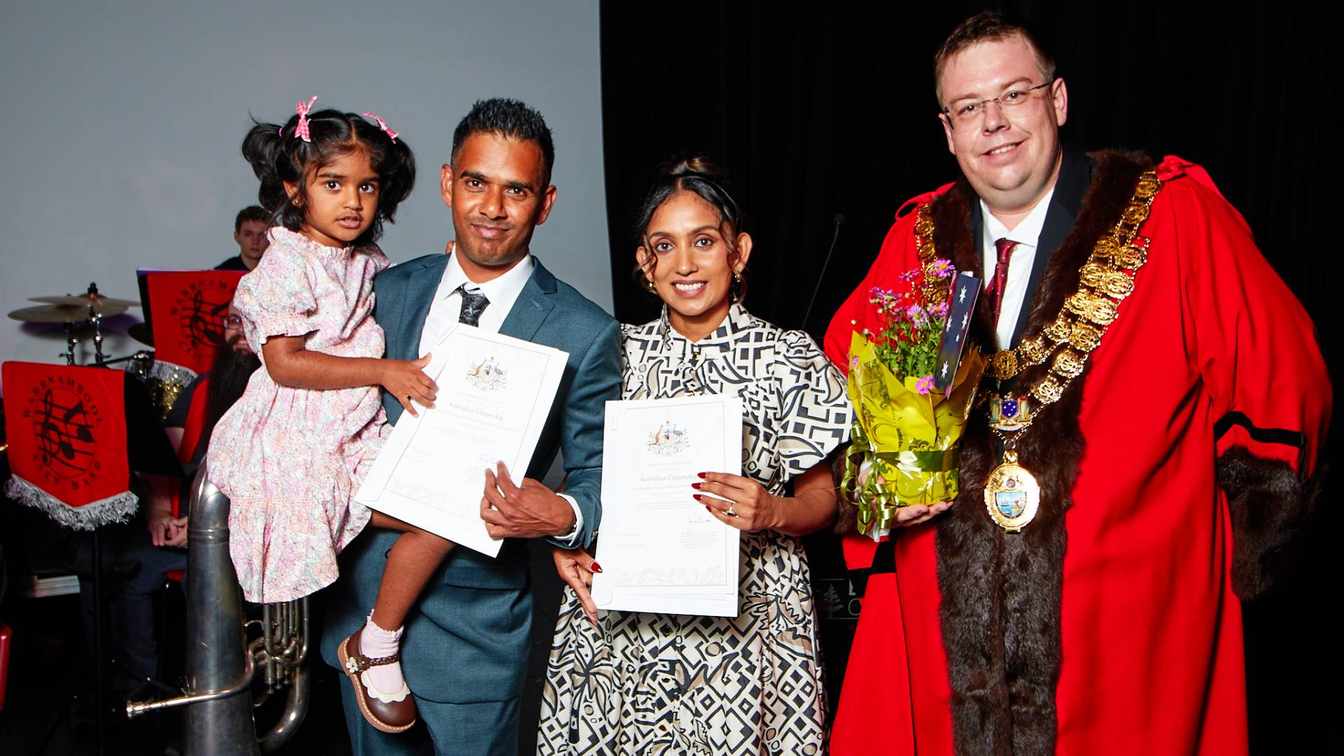Mayor Ben Blain with new Australian Citizens