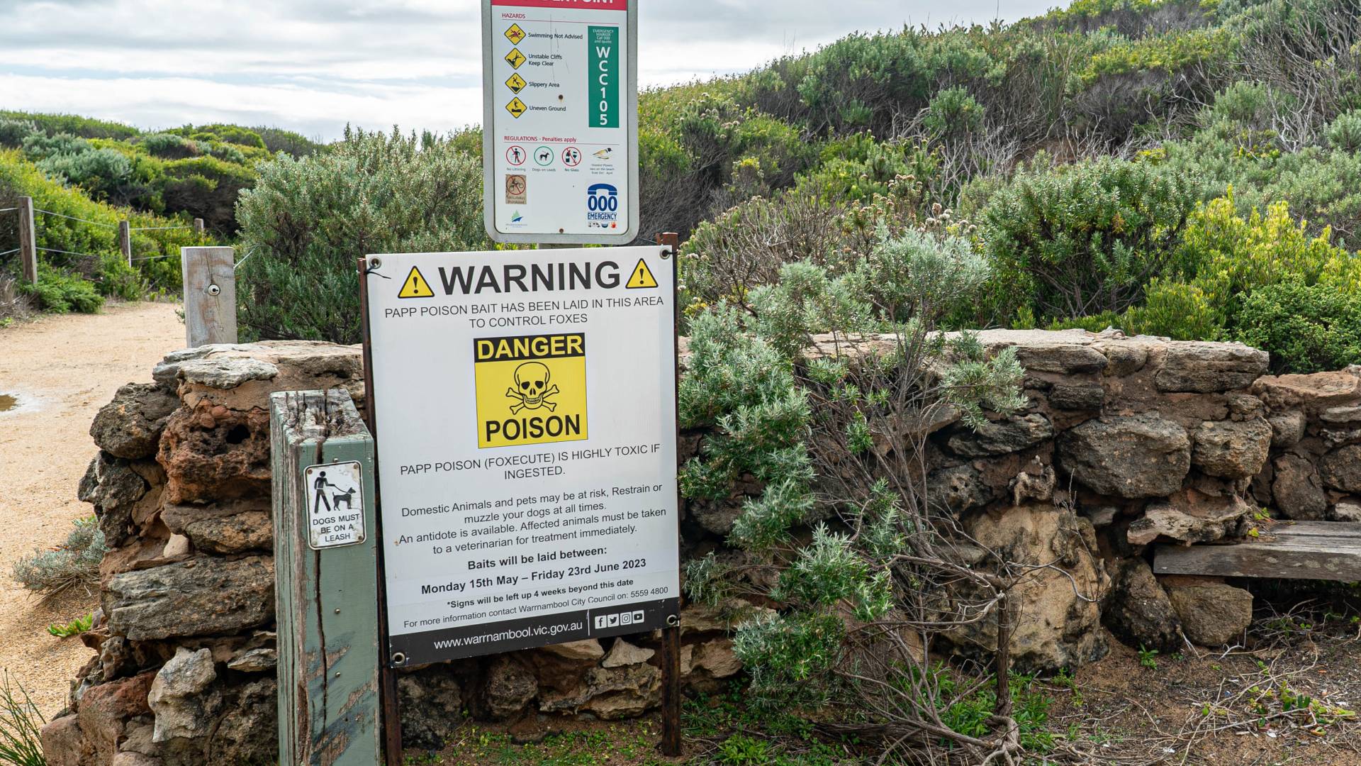 Fox baiting warning sign