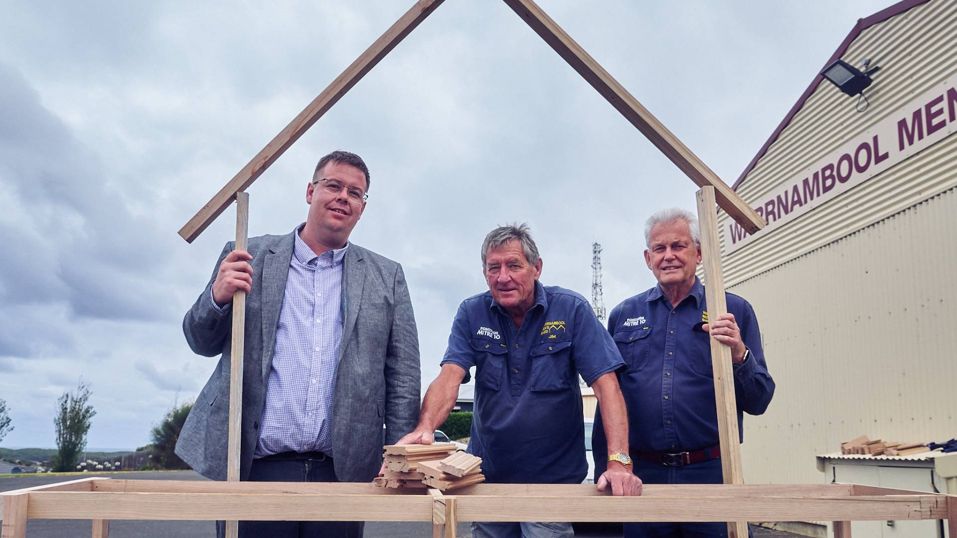 Warrnambool Mayor Ben Blain with Warrnambool Men's Shed members Jim Goodman and Phil Pettingill