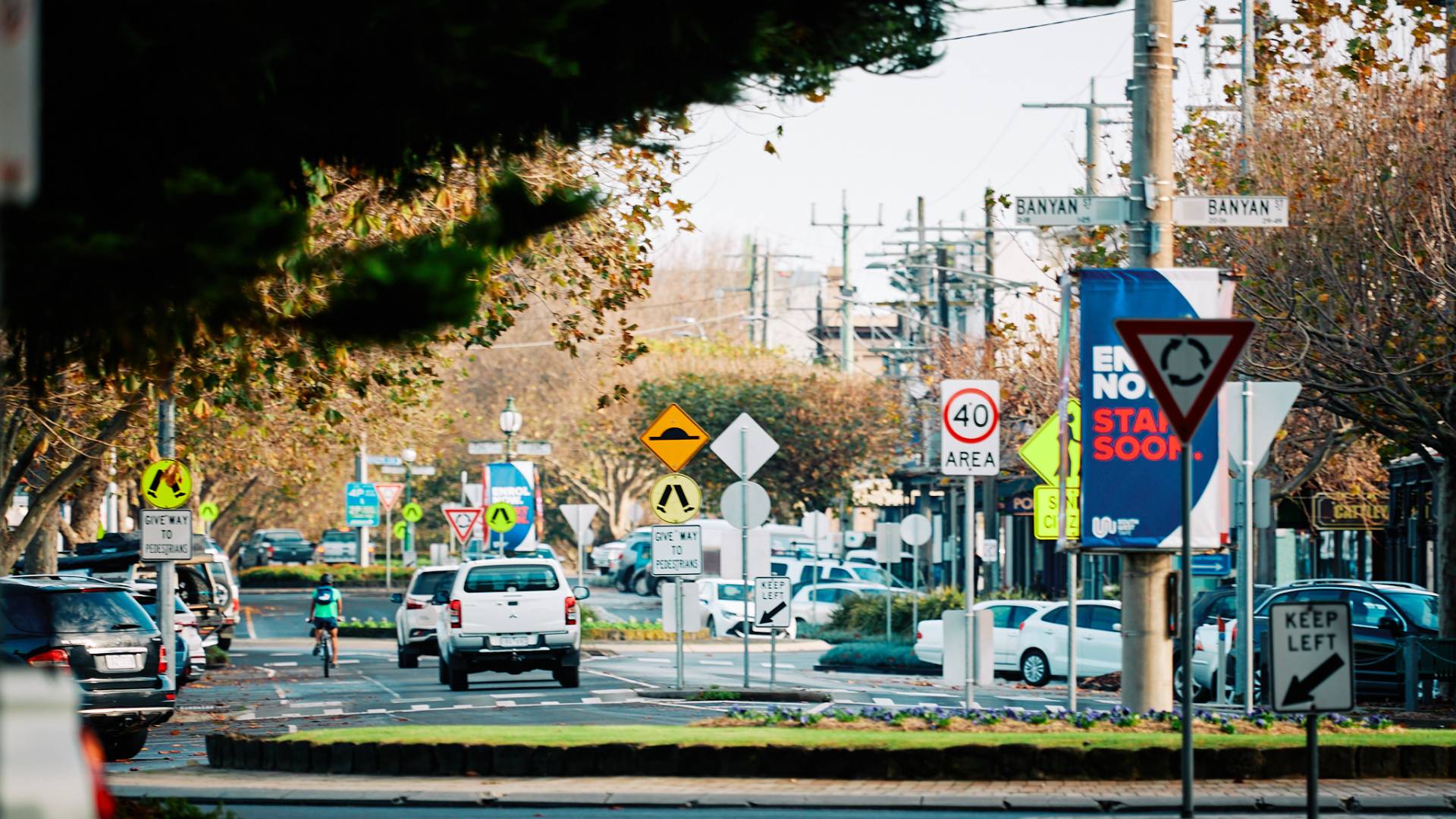 Winter street scene.