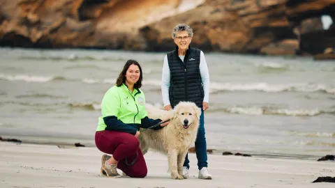 Middle Island Project Officer Nikita Dubberley and Deputy Mayor Vicki Jellie, along with ambassador dog Avis