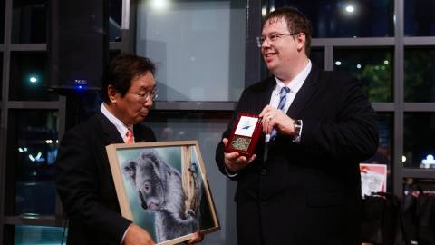 Miura Mayor Hideo Yoshida and Warrnambool Mayor Ben Blain