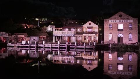 Night scene at Flagstaff Hill.