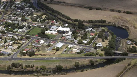 View of the bridges over the Hopkins River at Allansford.